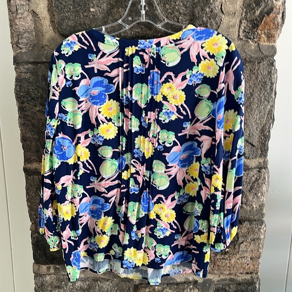 SIZE LP TALBOTS LONG SLEEVE BLOUSE. NAVY/ ASST SOFT COLORS PLEATS FRONT/BACK - Picture 4 of 4